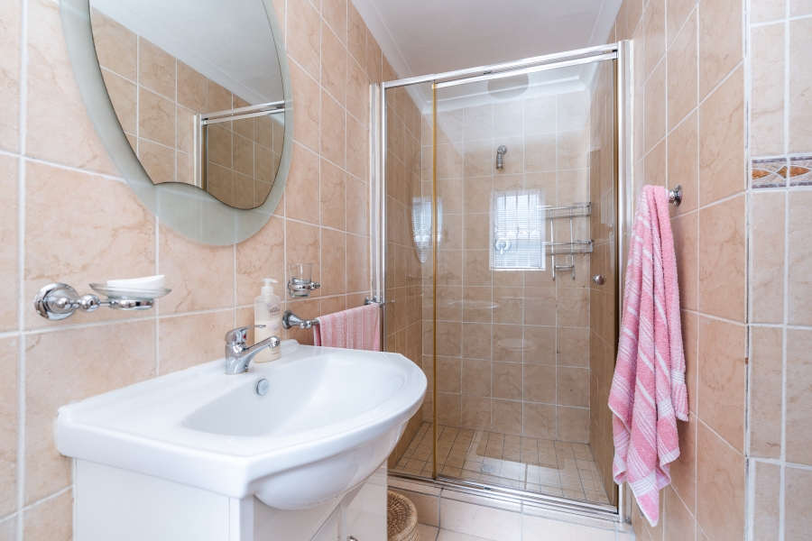 4 Bedroom Property for Sale in Thornton Western Cape